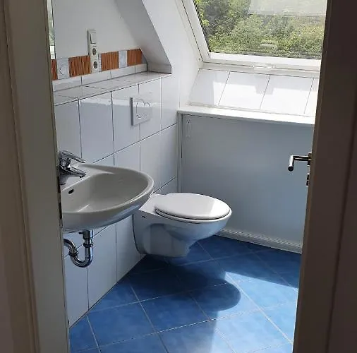 Mit See- Und Waldblick